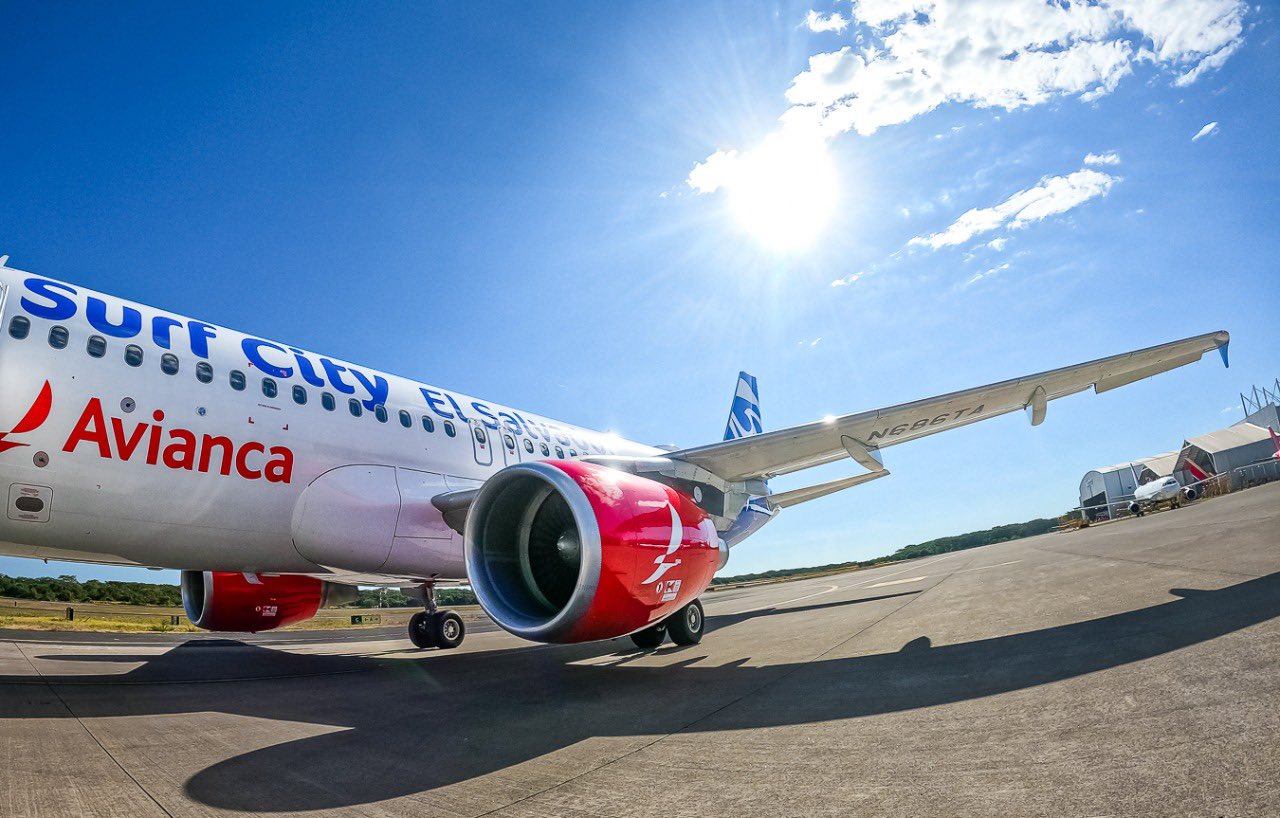 Avión con marca de Surf City es presentado por el Gobierno avion-con-marca-de-surf-city-es-presentado-por-el-gobierno
